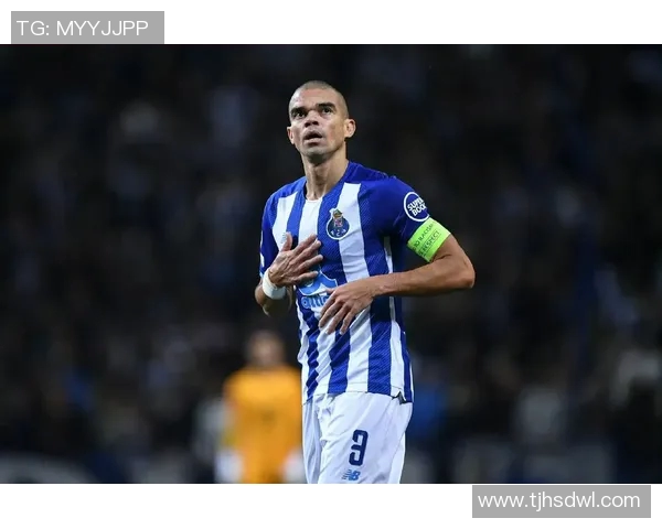 退役后依然迷倒万千球迷的帅气足球球星盘点